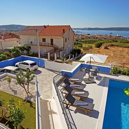 Petra Seget Donji/trogir * Trogir